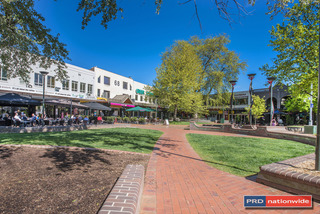Kingston Shopping & Resteraunt Precinct (2014-10-10)