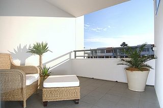 Balcony (2005-02-09)
