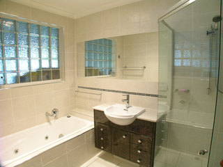 Bathroom (2005-05-06)