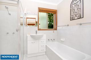Ensuite style two way bathroom (2012-03-07)