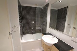 Bathroom (2013-03-02)