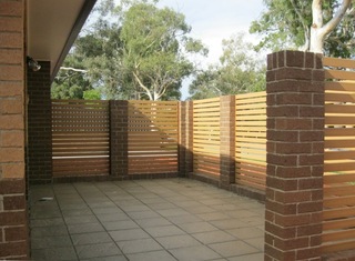 Front courtyard House 1 (2013-01-13)