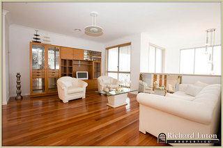 Lounge (2010-08-12)