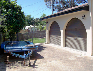 Double Garage (2005-11-03)