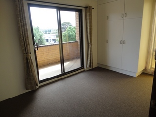 Bedroom 1 (2011-10-25)