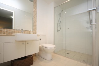 Bathroom (2011-06-22)