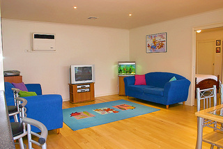 Family room (2005-12-14)