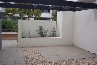 Courtyard (2004-08-13)
