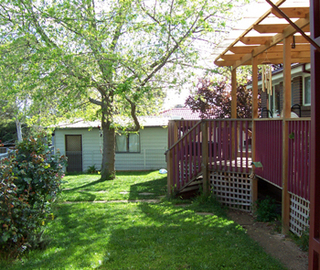Rear garden (2005-10-12)