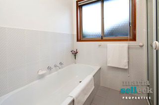 Bathroom (2014-11-04)