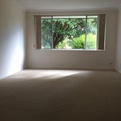 Lounge Room (2015-05-22)