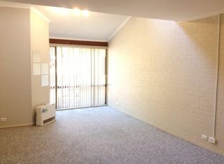 Lounge Room (2014-02-24)