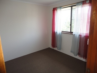 Bedroom 2 (2011-10-25)