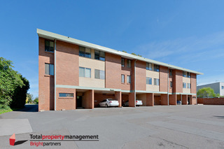 Rear View/Carpark (2014-04-09)