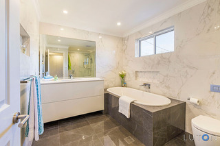 Bathroom (2015-09-24)