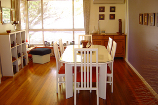 Dining (2005-02-25)