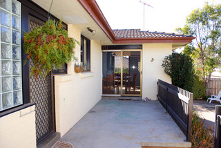 Rear patio (2005-08-03)