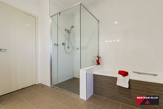 Bathroom (2015-08-26)
