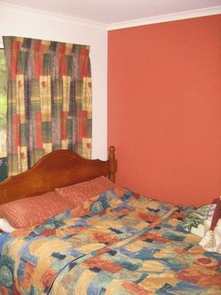 Bed 2 (2006-12-01)