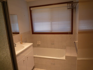 Bathroom (2012-11-28)