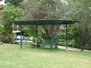 Private covered seating (2011-01-04)