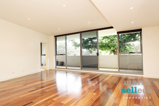 Living Room (2012-01-30)