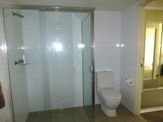 Bathroom (2015-11-03)
