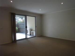 Lounge (2011-03-30)