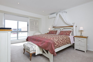 Bedroom 2 (2011-03-30)