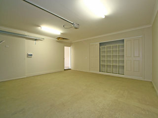 Garage (2008-12-23)