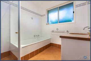 Main Bathroom (2013-11-13)
