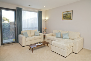 Lounge Room (2014-09-09)