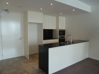 Entry/Kitchen (2011-10-29)