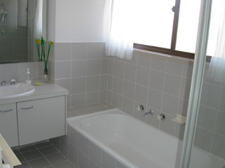 Bathroom (2004-11-04)