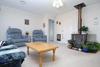 Family room (2006-05-25)