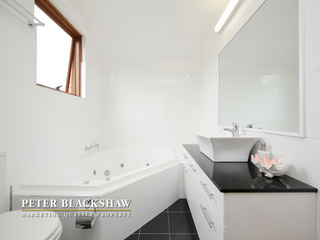 Bathroom (2011-11-10)