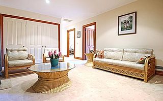 Family room (2004-05-14)