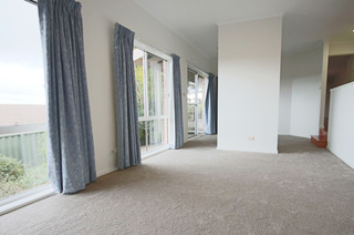 Lounge Room (2016-05-12)