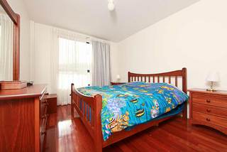 Bedroom 1 (2010-10-23)