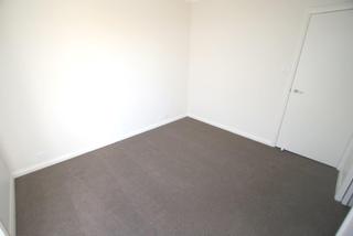 Bedroom 2 (2015-05-15)