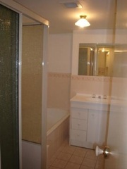 Bathroom (2015-09-07)