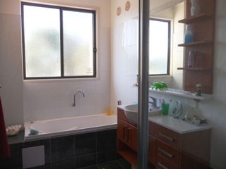 Bathroom (2013-12-03)