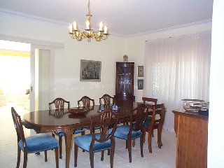 Dining (2002-11-29)