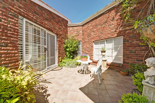 Court yard off dining (2011-10-13)