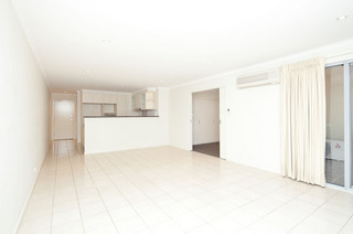 Living Room to Kitchen (2011-11-11)
