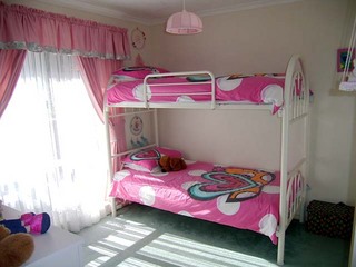 Bed 2 (2004-08-17)