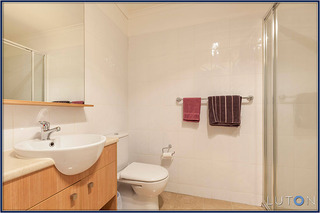 Bathroom (2014-09-10)
