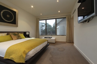 Bedroom 1 (2015-11-28)