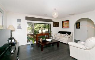 Lounge/Entry (2013-07-18)