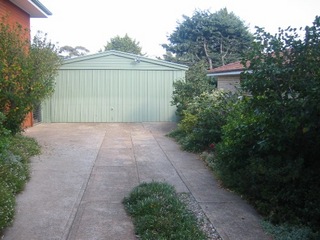 Garage (2009-05-26)